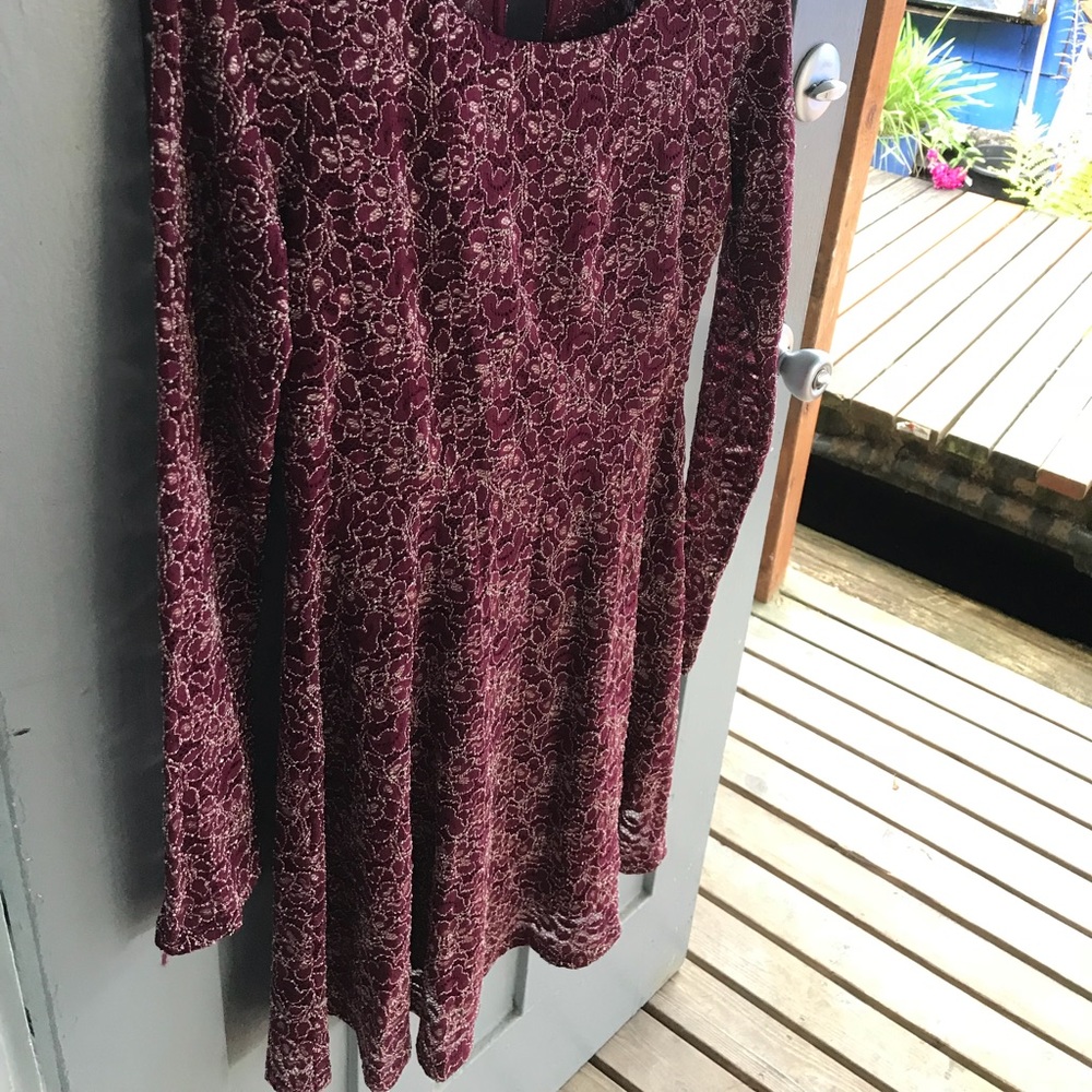Lace Dress with peek-a-boo back
